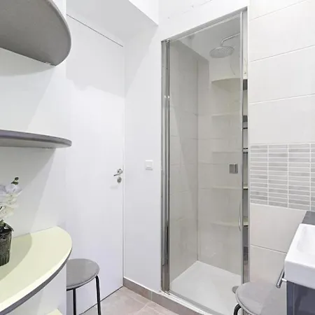 1br In Batignolles דירה *