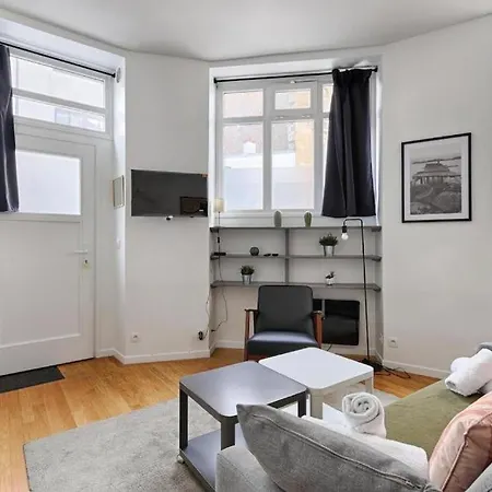 1br In Batignolles Paris